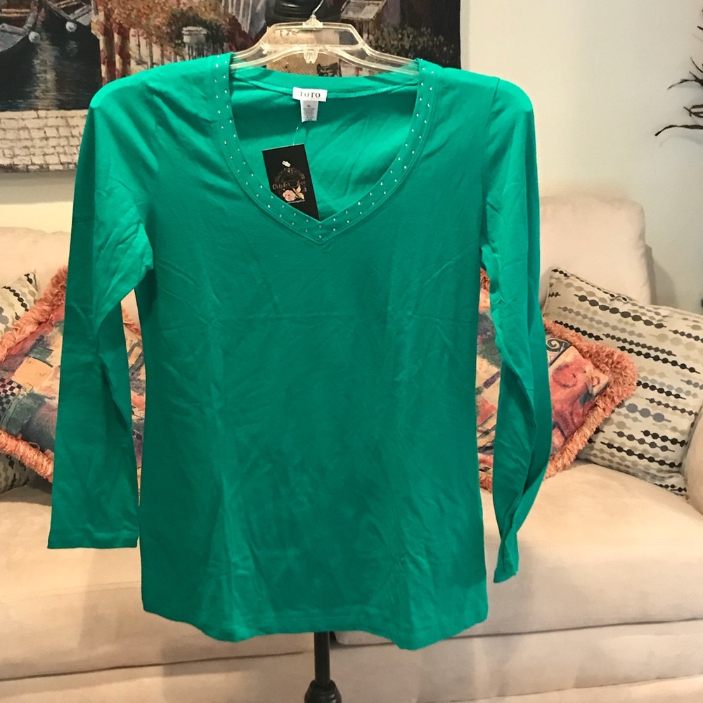 🦋🌸PLUS SIZE! Pretty Green T-shirt